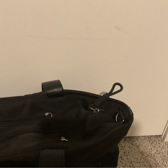 Dolce Vita “Tammy” tote - black origami exterior in Soft Nylon BNWOT - Picture 3 of 6